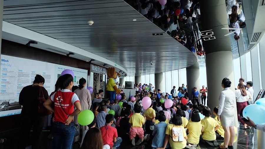 200 unfortunate children welcome International Children's Day at the height of 180m
