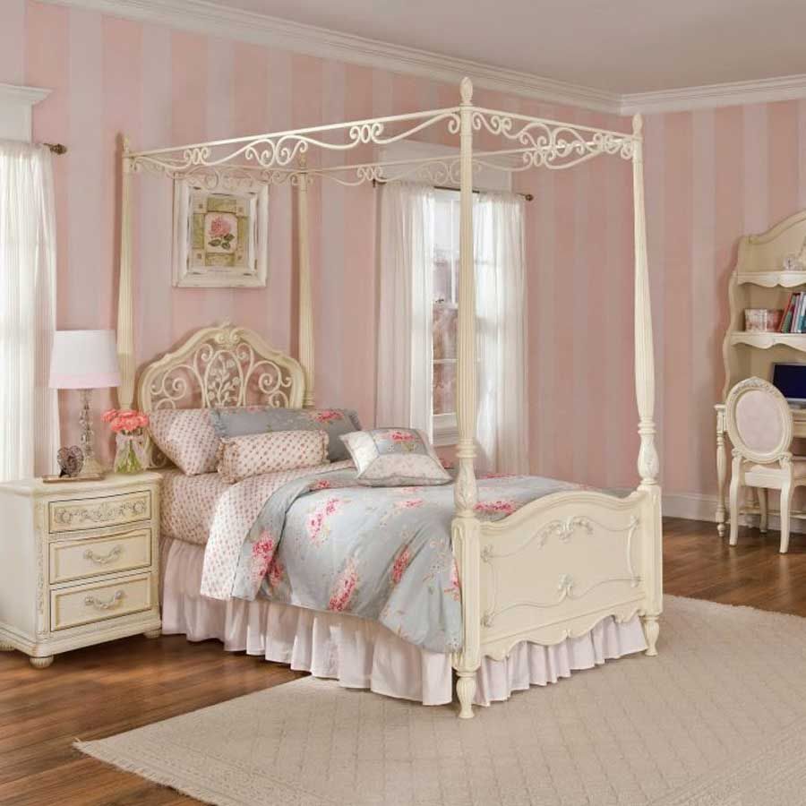 Bedroom furniture for baby