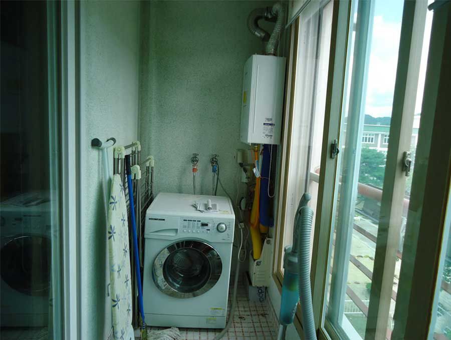 Set up washing machine for small house