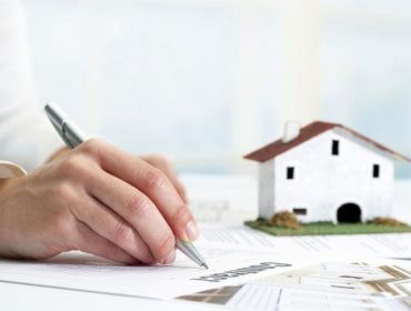 How to limit the risk of buying a home with handwritten paper