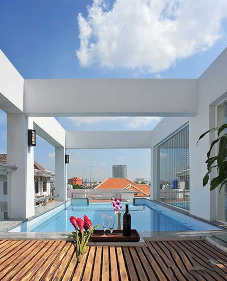 3 storey house with swimming pool