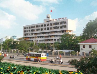 Bus route passing through Hanoi Transport University