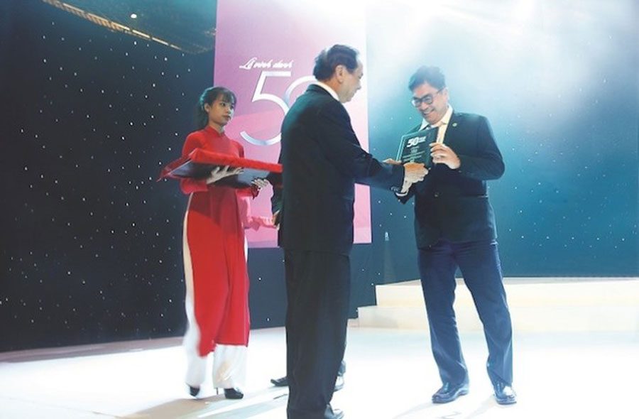 Mr. Bui Xuan Huy, General Director of Novaland received the Top 50 Most Effective Business Companies in Vietnam.