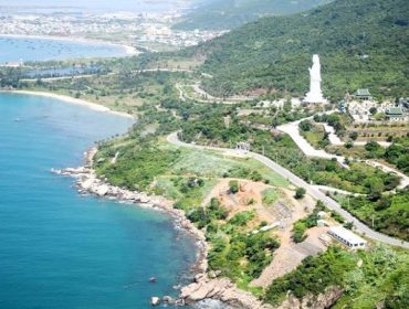 Da Nang requested the suspension of land transactions at Son Tra peninsula