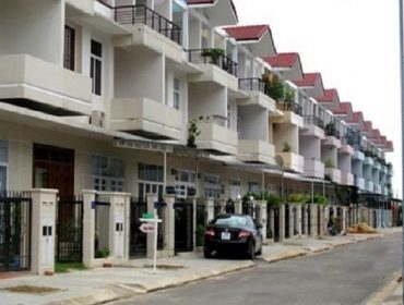 The East leads the volume of transactions adjacent villas of the whole city. HCM