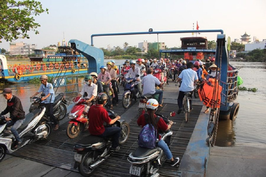 The bridge will replace An Phu Dong ferry